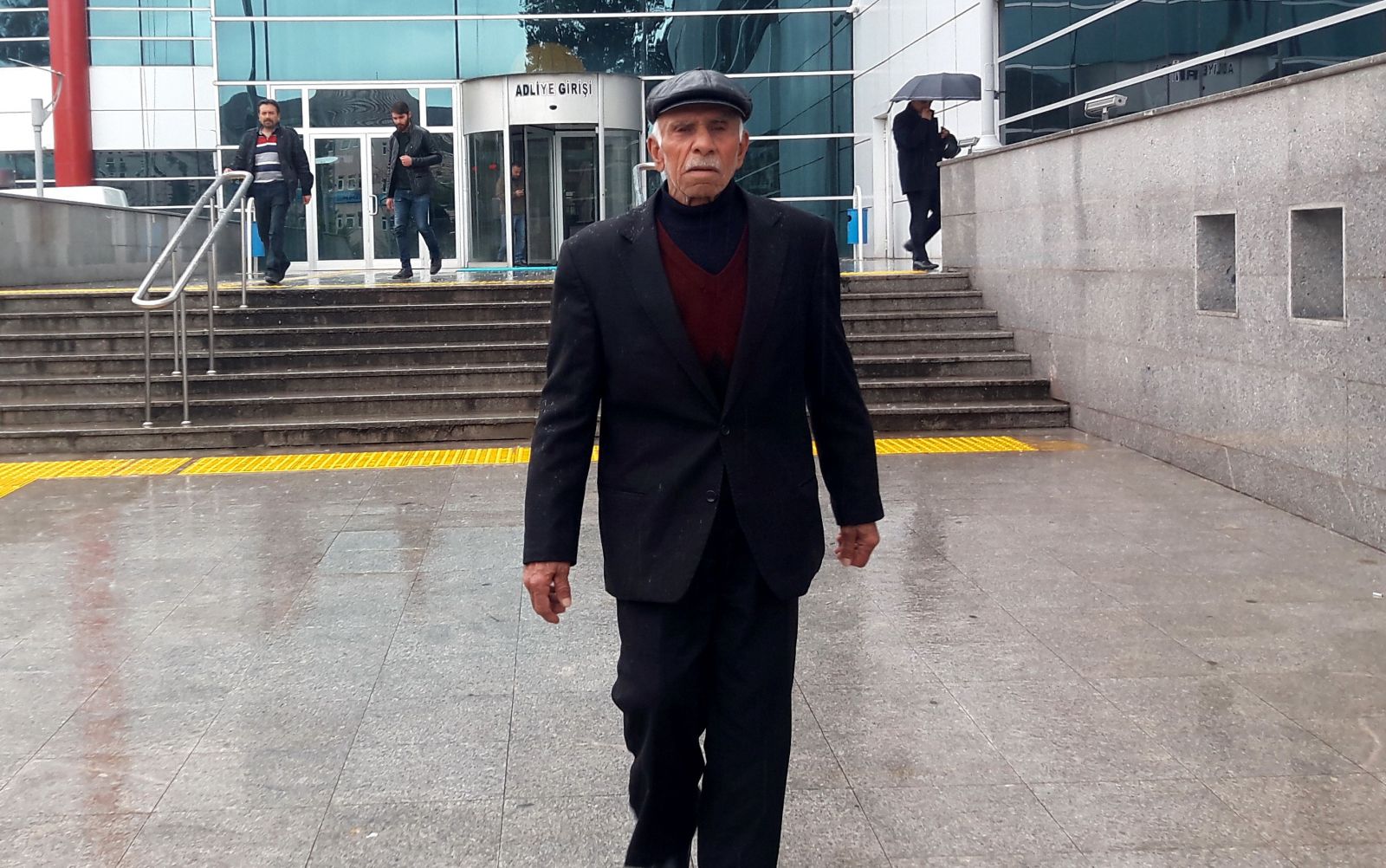 41 yıl sonra ailesine kavuştu, şimdi gaiplik kararından kurtulmak istiyor