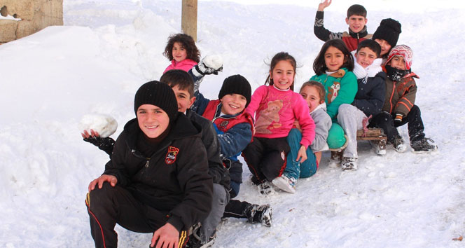 Sondakika! KAR TATİLİ OLN İLLER! CUMA Kar tatili olan ŞEHİRLER, ANKARA'da okullar tatil mi?