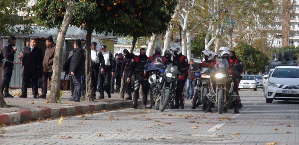 Adana'da bin polisle terör operasyonu