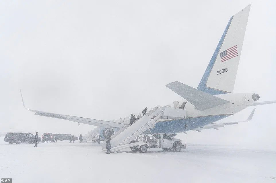ABD Başkanı Joe Biden uçakta mahsur kaldı