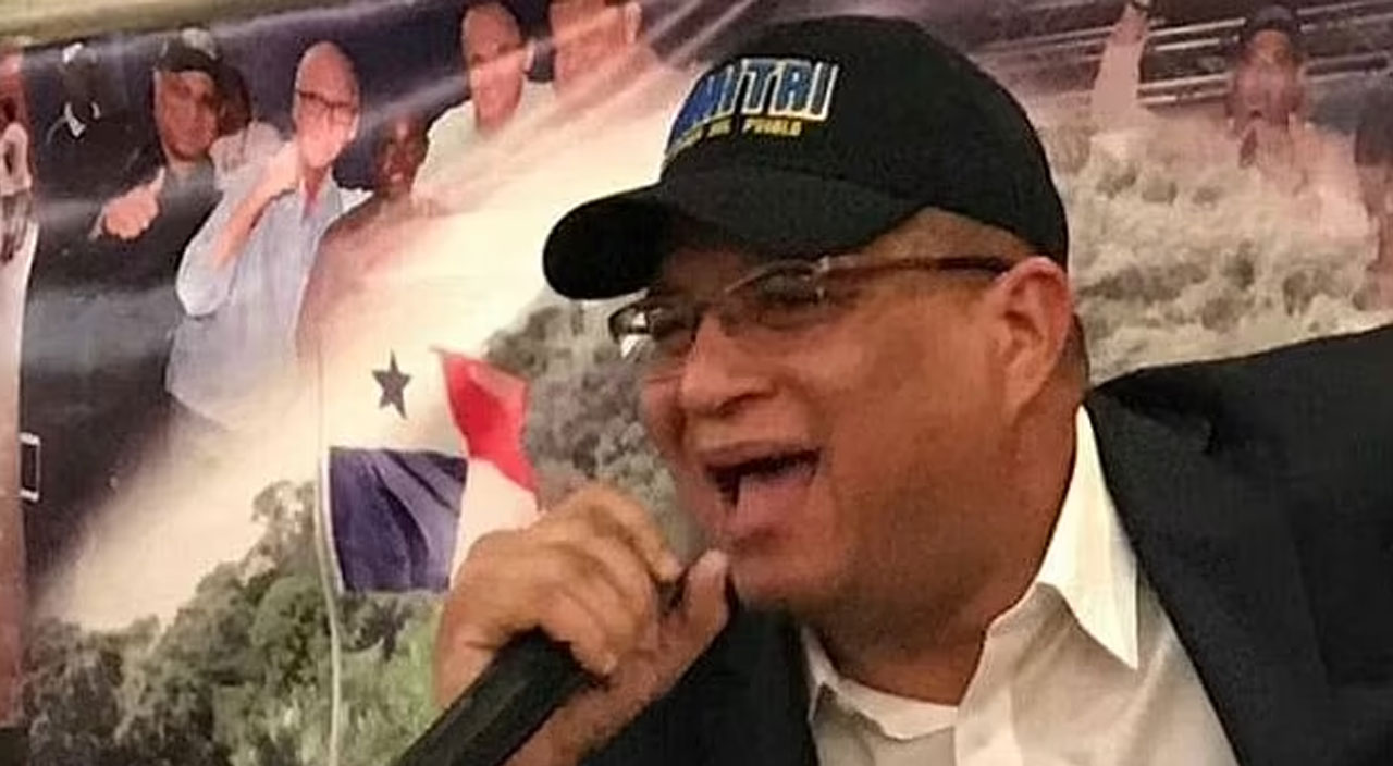 Panama devlet başkanlığı adayının helikopteri düştü, sosyal medyadan yardım istedi