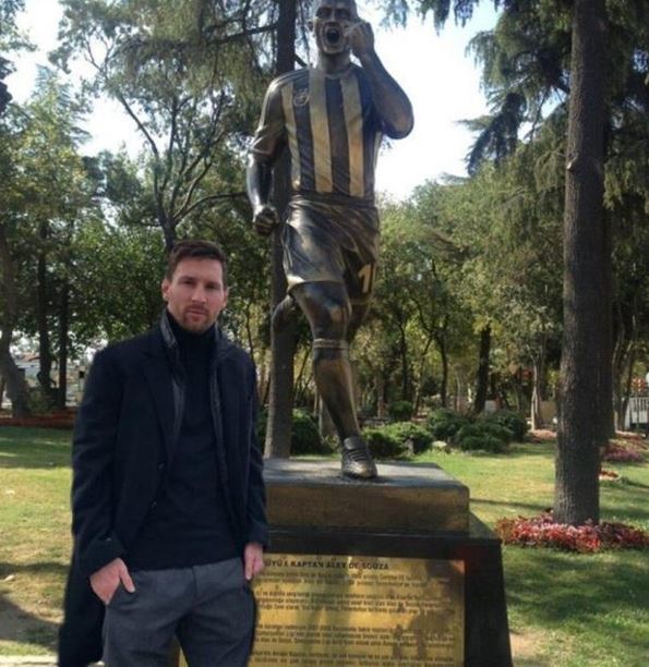 Messi’nin pozu Türkiye’de alay konusu oldu
