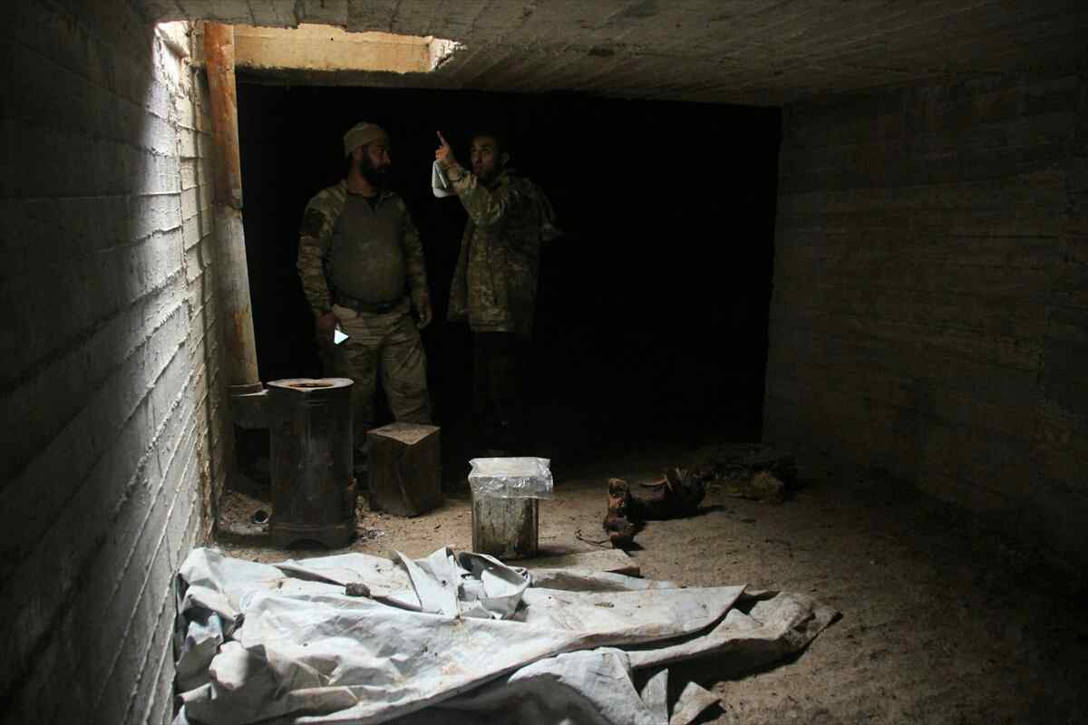 Afrin'de teröristlerin savunma hattı çöktü