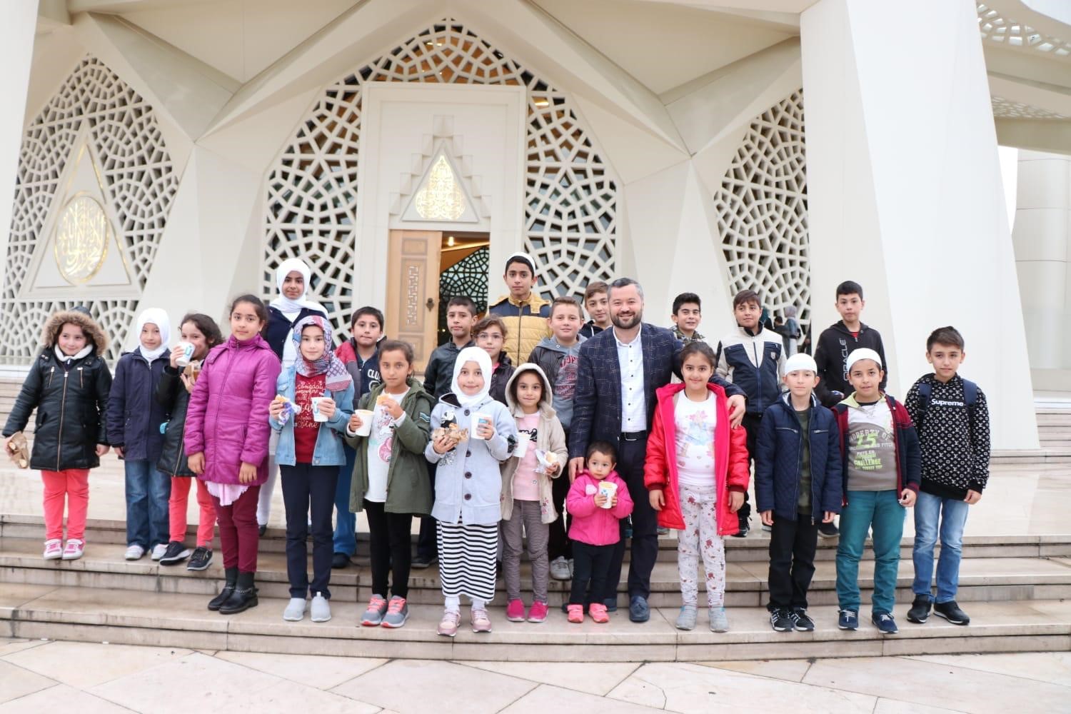 Üsküdarlı çocukları sabah namazında buluştu