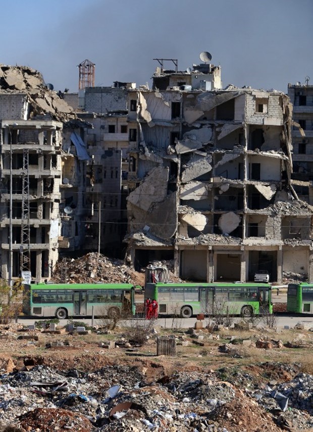 Rusya'dan açıklama: 5 bin Suriyeli Halep'ten tahliye ediliyor