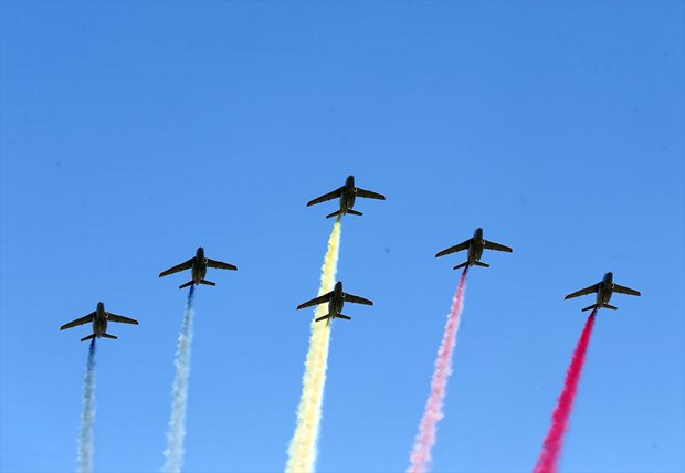 Liderler devir teslim törenine katıldı