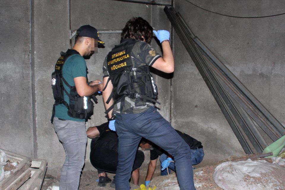 Ormancı kılığına girip takip ettiler! Gizli tünelden rekor çıktı