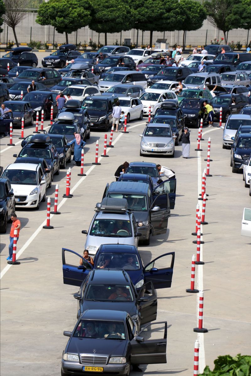 Yurt dışında yaşayan vatandaşlar Kapıkule'de yoğunluk oluşturdu