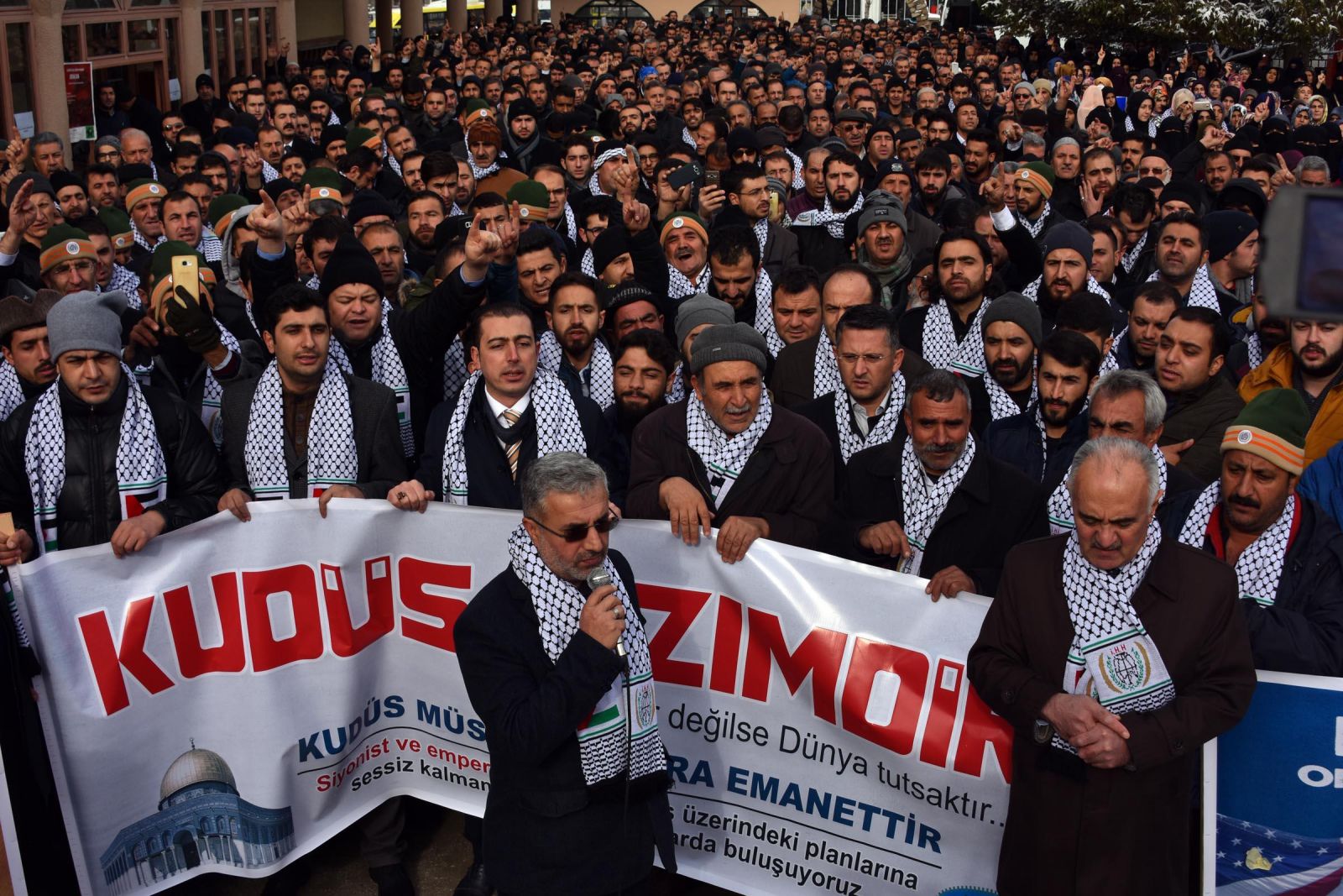 Türkiye'de 'Öfke Cuması'... 81 il ayağa kalktı!