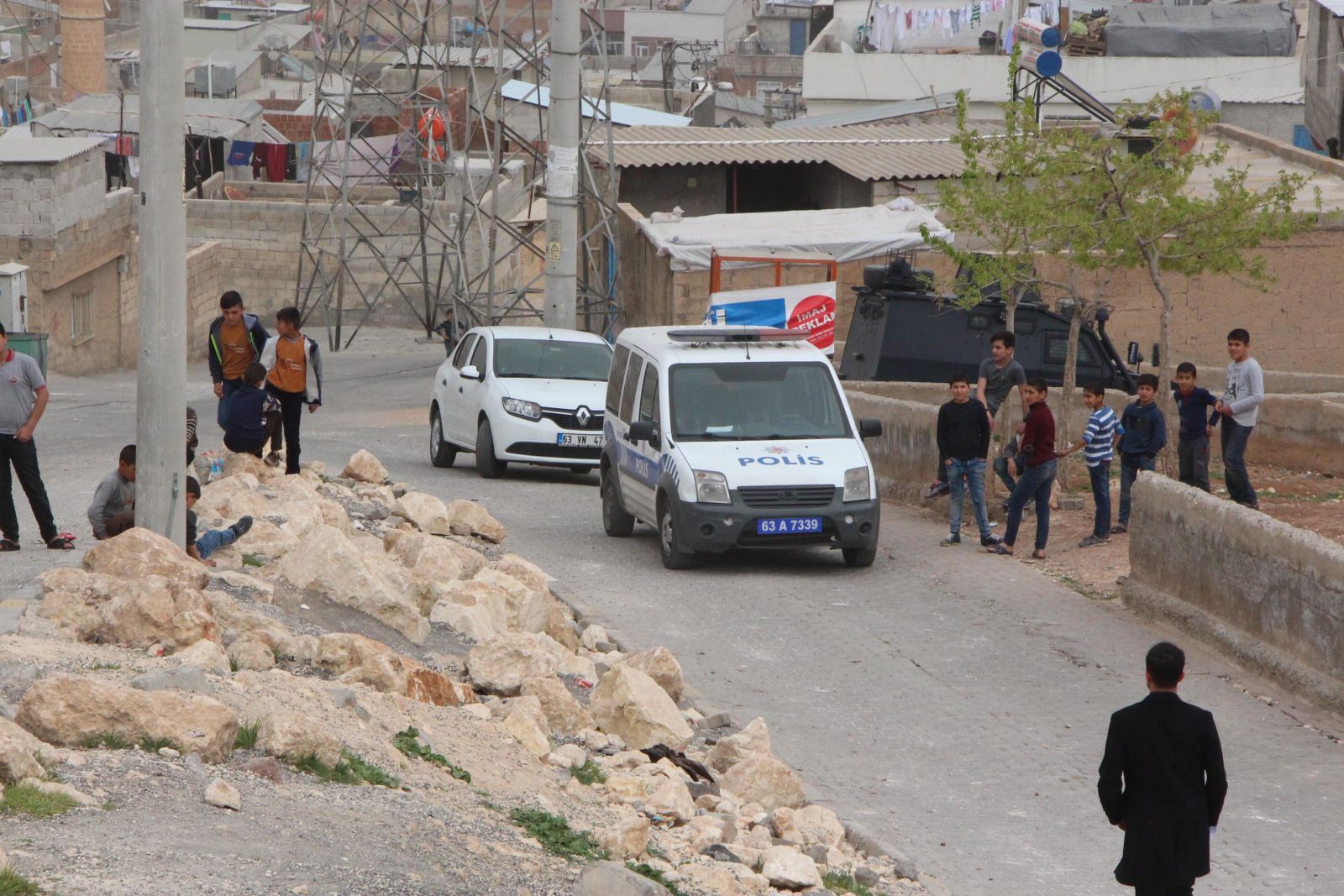 Şanlıurfa'nın okul yoluna bombalı tuzak!