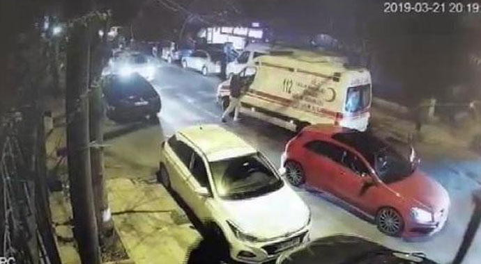 Bakırköy'de ambulans şoförüne darp
