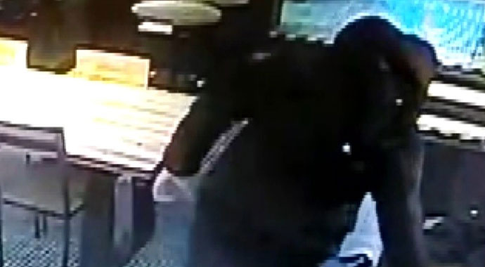 Kafede laptop hırsızlığı