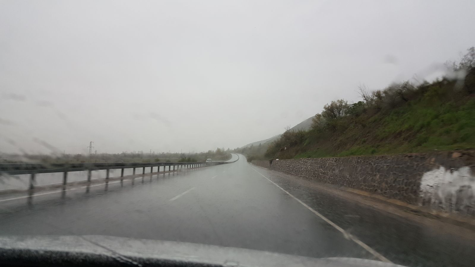 Erzincan’da sağanak sele dönüştü