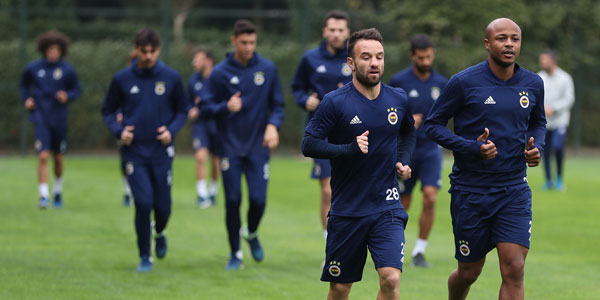 Fenerbahçe'de operasyon başlıyor! 3 futbolcunun bileti kesildi