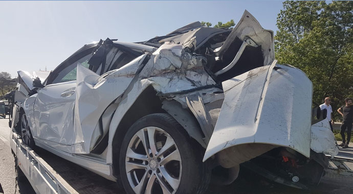 Tem'de zincirleme kaza: Kamyon altında can pazarı