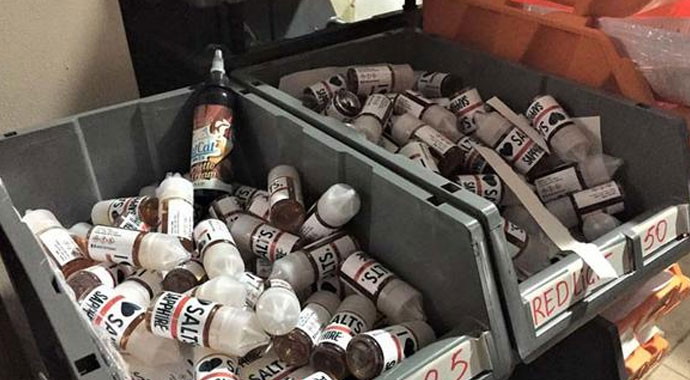 Lüks villayı elektronik sigara imalathanesine çevirmişler