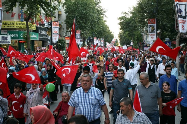 Türkiye demokrasisine sahip çıktı