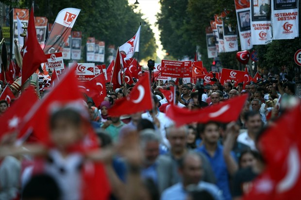 Türkiye demokrasisine sahip çıktı