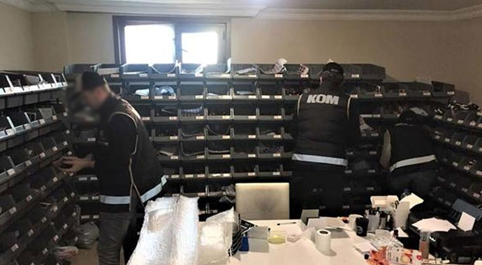 Lüks villayı elektronik sigara imalathanesine çevirmişler