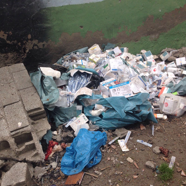 PKK'lı teröristlerden doktora ilginç not PKK'lı teröristlerden doktora ilginç not