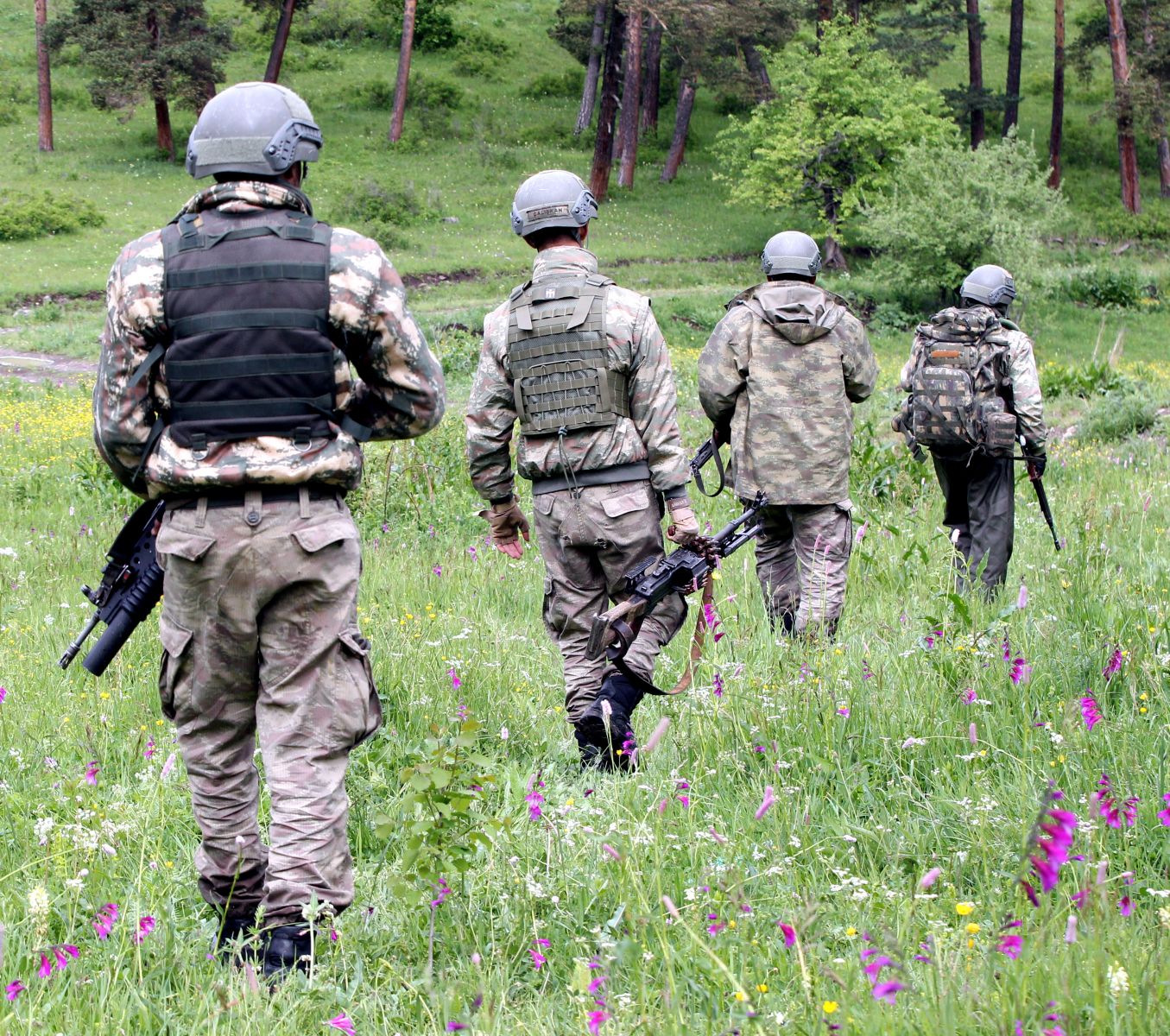 Erzurum'da çatışma: 1 asker şehit, 3 terörist öldürüldü