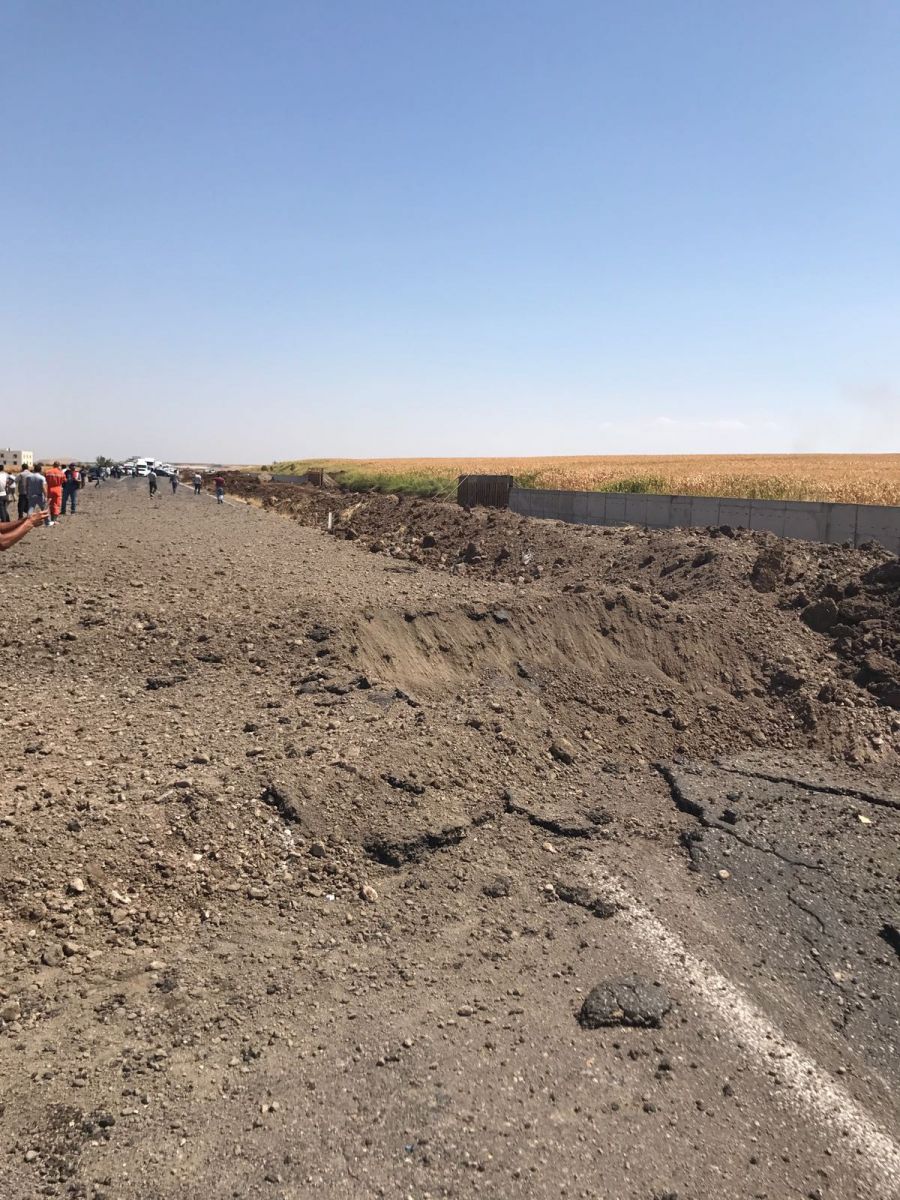 Diyarbakır'da askerî aracın geçişi sırasında patlama: 2 sivil şehit