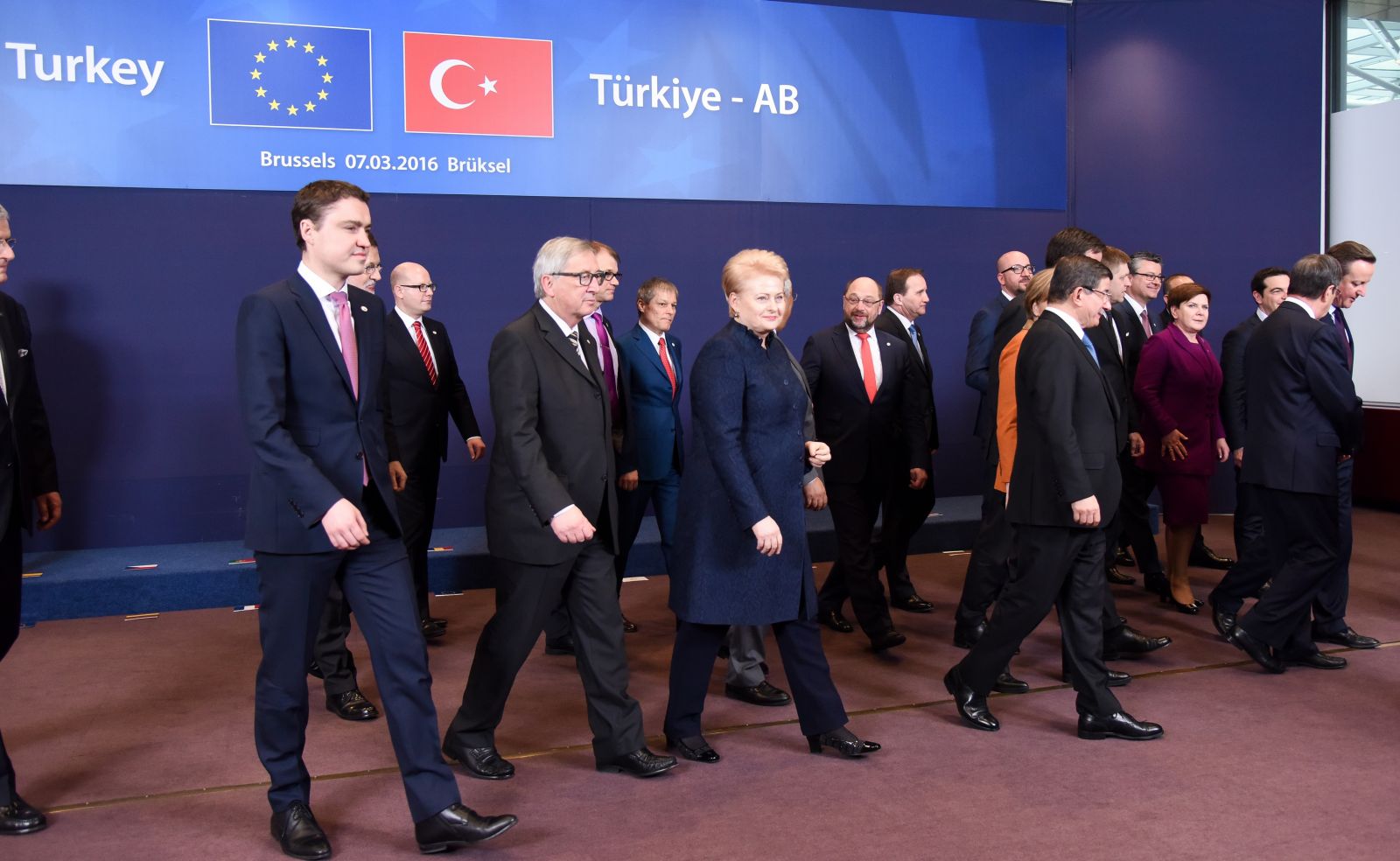 Aile fotoğrafına "Türk bayrağı" ayarı