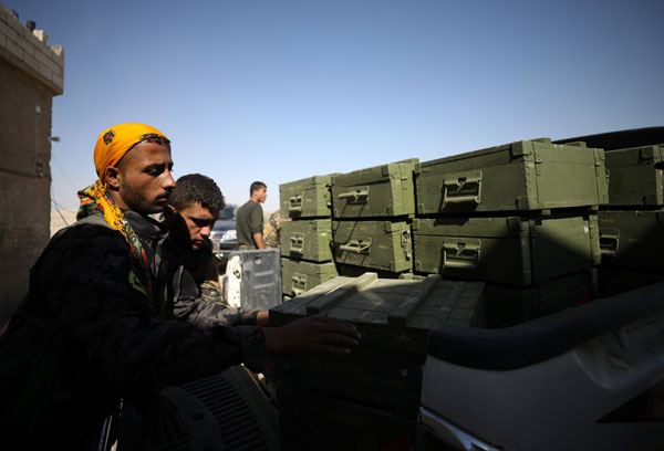 Uçaktan bildiri atıyorlar: Fırat'ı geçeni vururuz