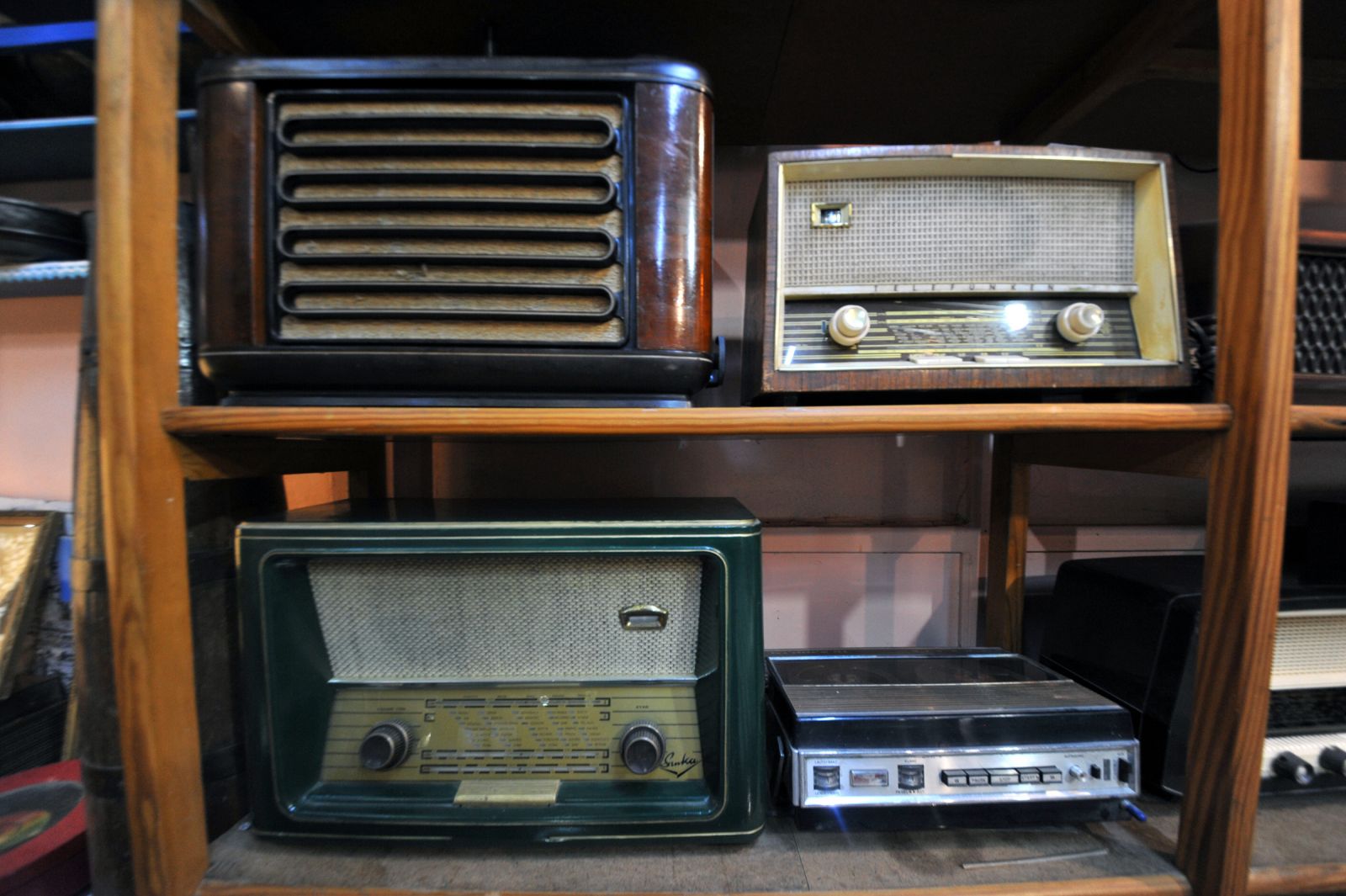 Evini müzeye çevirdi