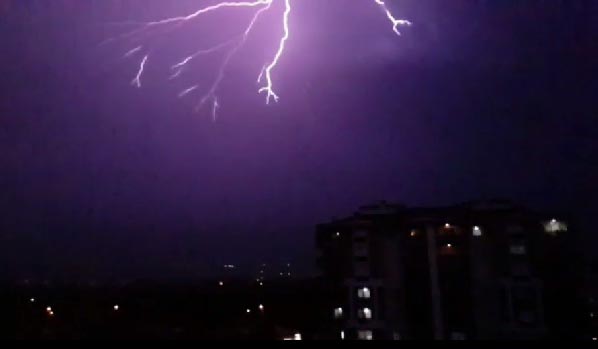 Gündüz denize girdiler akşam bu görüntüyle karşılaştılar