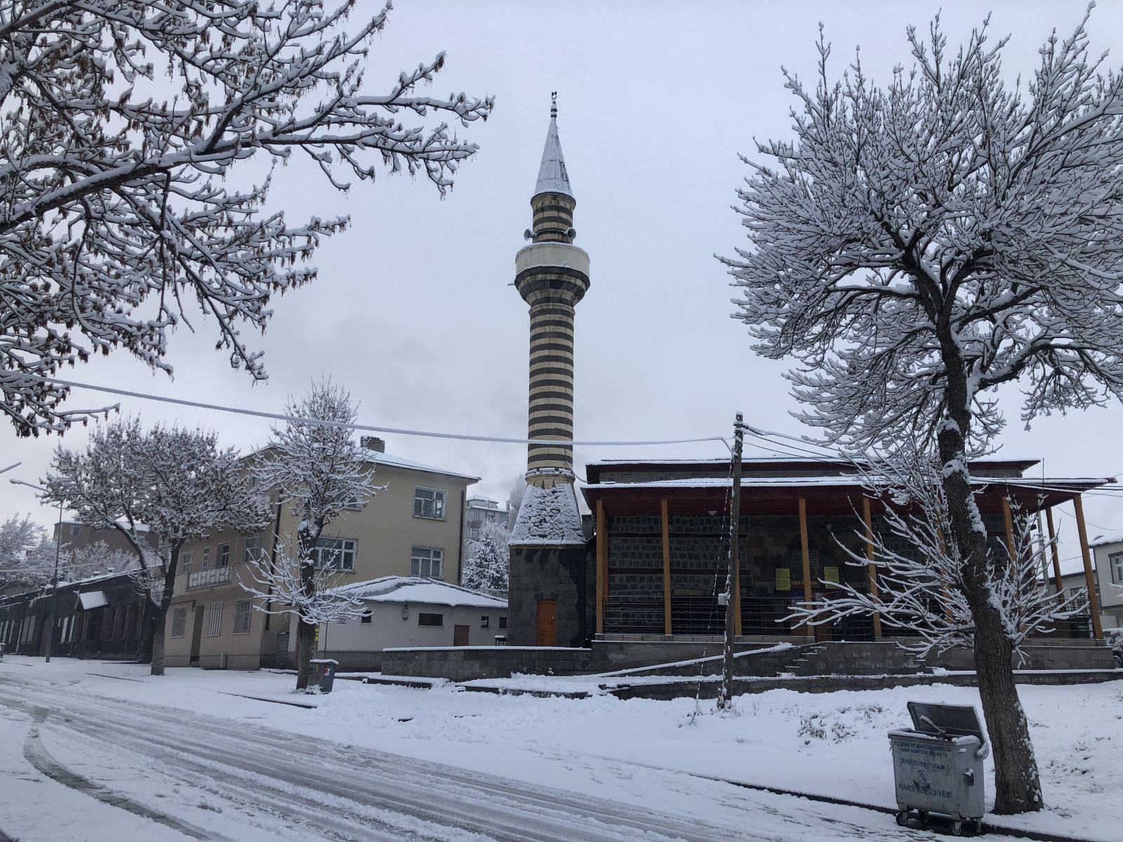 Baltık mimarisi yapılarıyla Kars'tan bembeyaz kartpostallık görüntüler