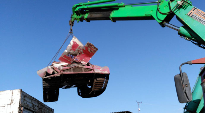 Hurdalıktan aldılar, paletli kar aracı yaptılar