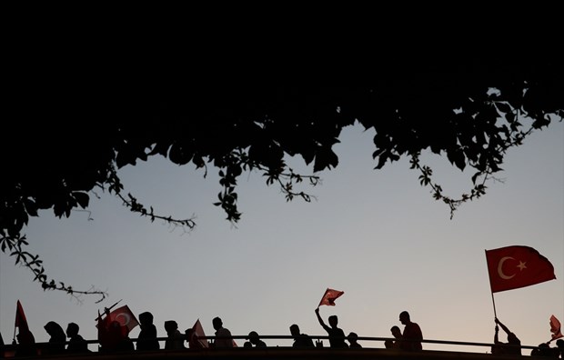 Türkiye demokrasisine sahip çıktı