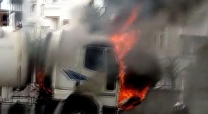 Alev alev yanan vidanjör bomba gibi patladı