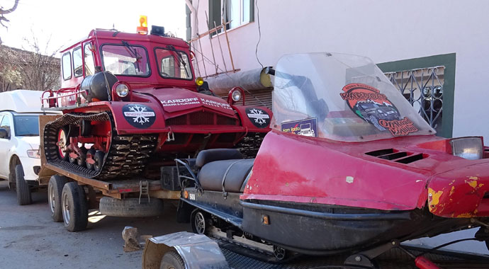 Hurdalıktan aldılar, paletli kar aracı yaptılar