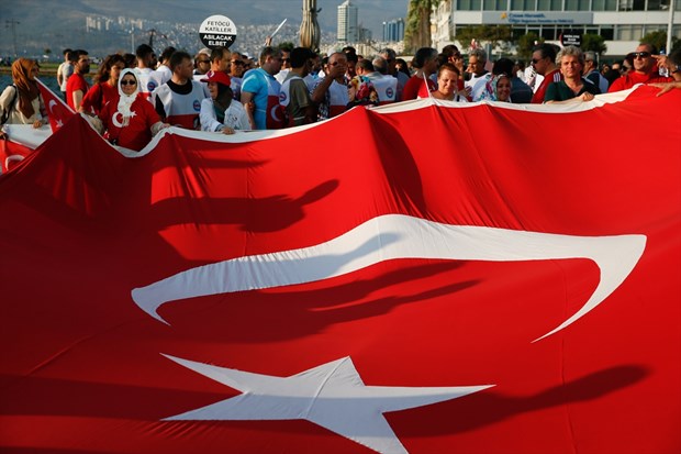 Türkiye demokrasisine sahip çıktı