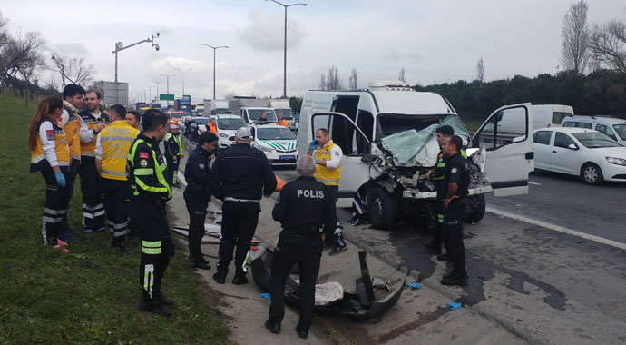 TEM otoyolu Hadımköy gişelerde kaza: 1 ölü, 2 yaralı