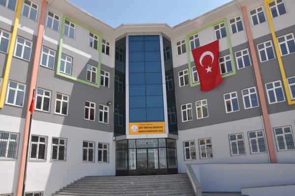 Kahraman astsubayın adı Gaziantep'te okula verildi