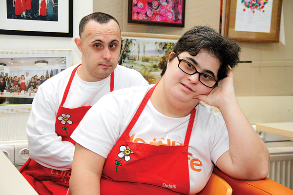 Bu kafenin garsonları Down Sendromlu