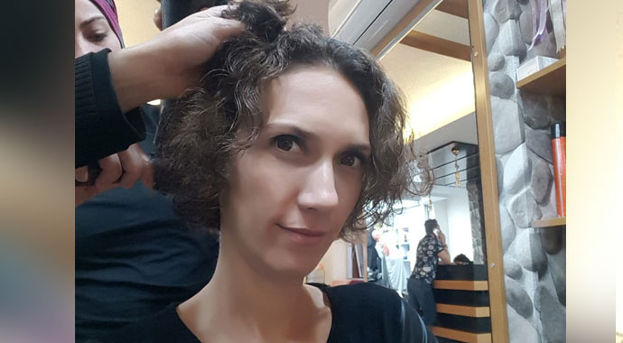 Öğretmen ve öğrencileri lösemili çocuklar için saçlarını bağışladı