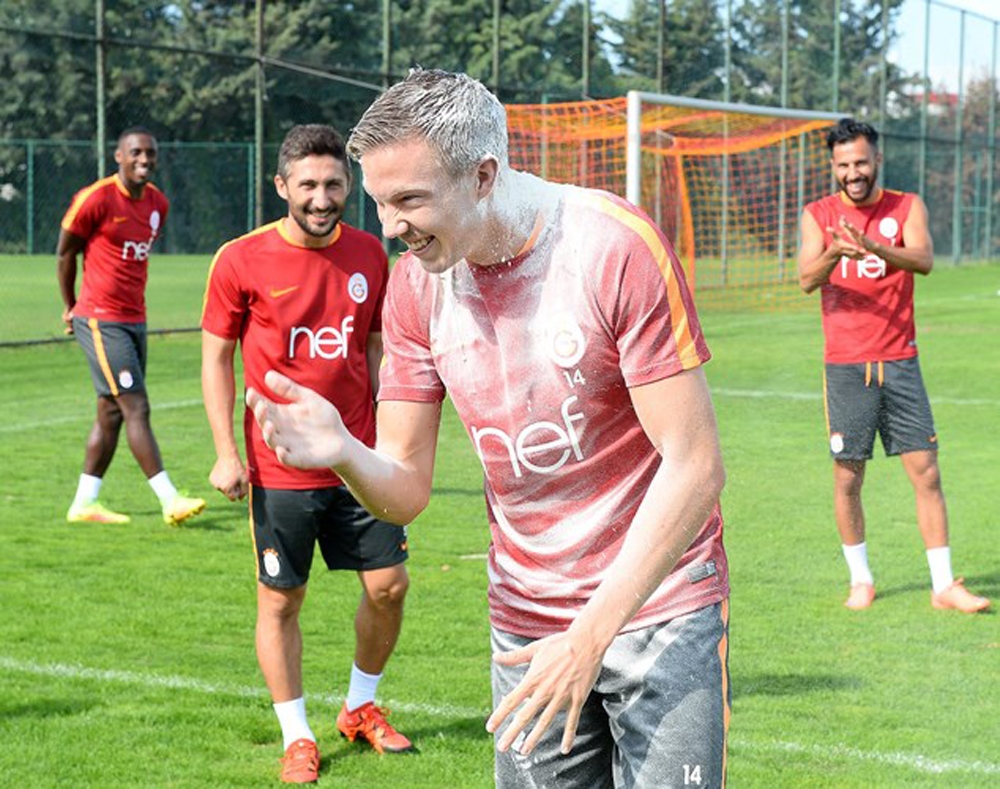 Galatasaray'da doğum günü sürprizi
