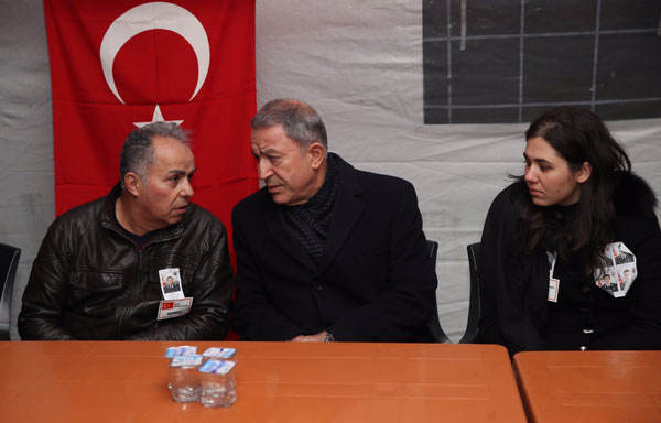 Bakan Akar'dan helikopter kazasıyla ilgili açıklama