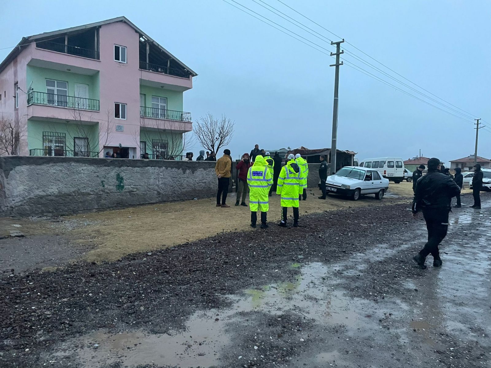 İki ailenin köpek savaşı: 23 gözaltı