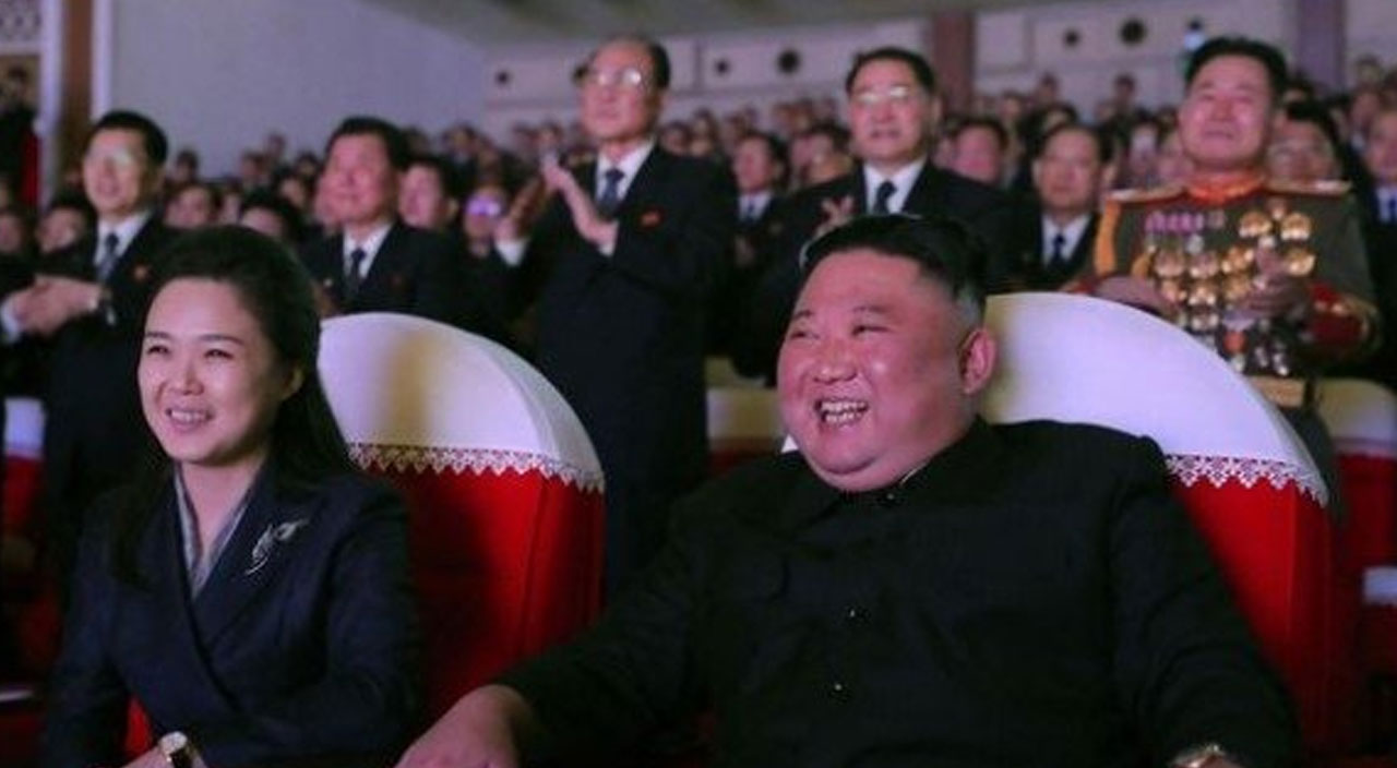 Kuzey Kore lideri Kim Jong-un'un sırrı ortaya çıktı! Eşi Ri Sol-ju ponpon kız çıktı