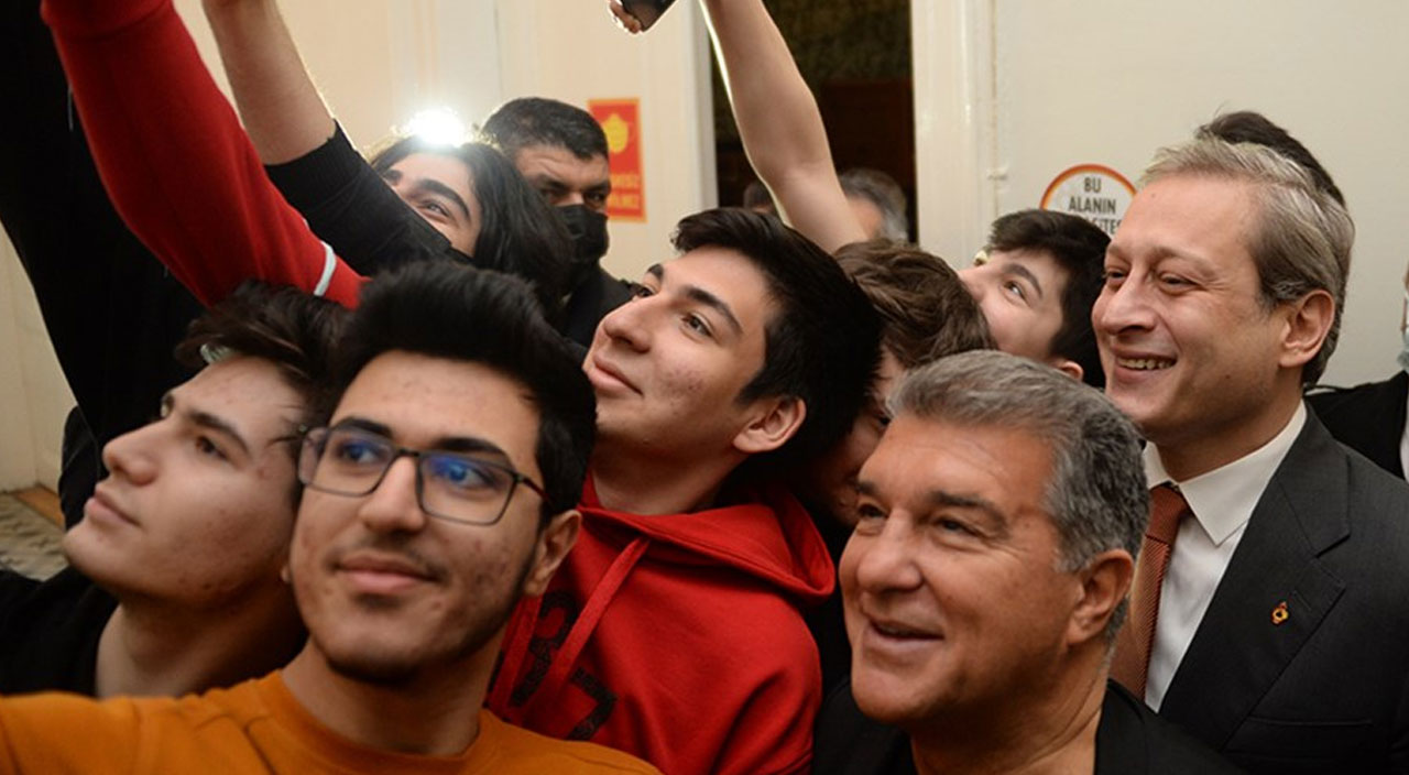Barcelona Başkanı Laporta Burak Elmas’la birlikte Galatasaray Lisesi’ni ziyaret etti