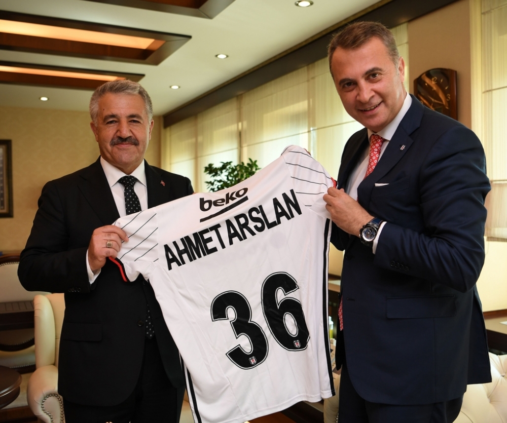 Orman'dan Bakan Arslan'a hediye forma