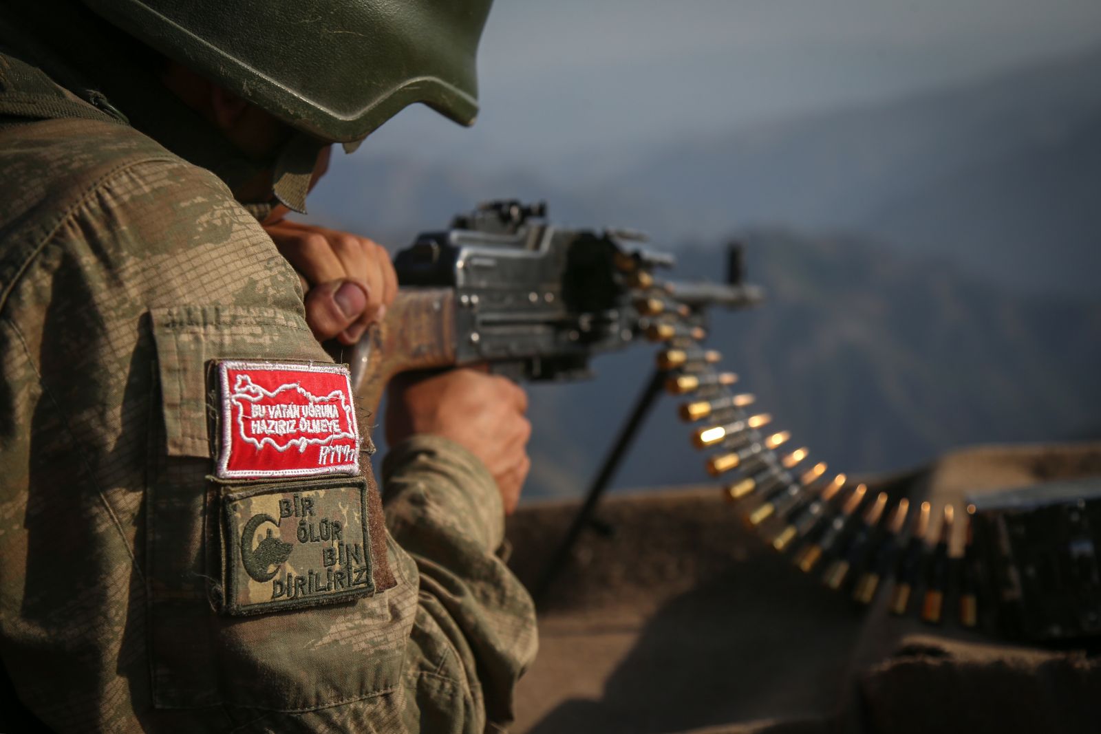 Mehmetçik İkiyaka Dağları'nda destan yazıyor
