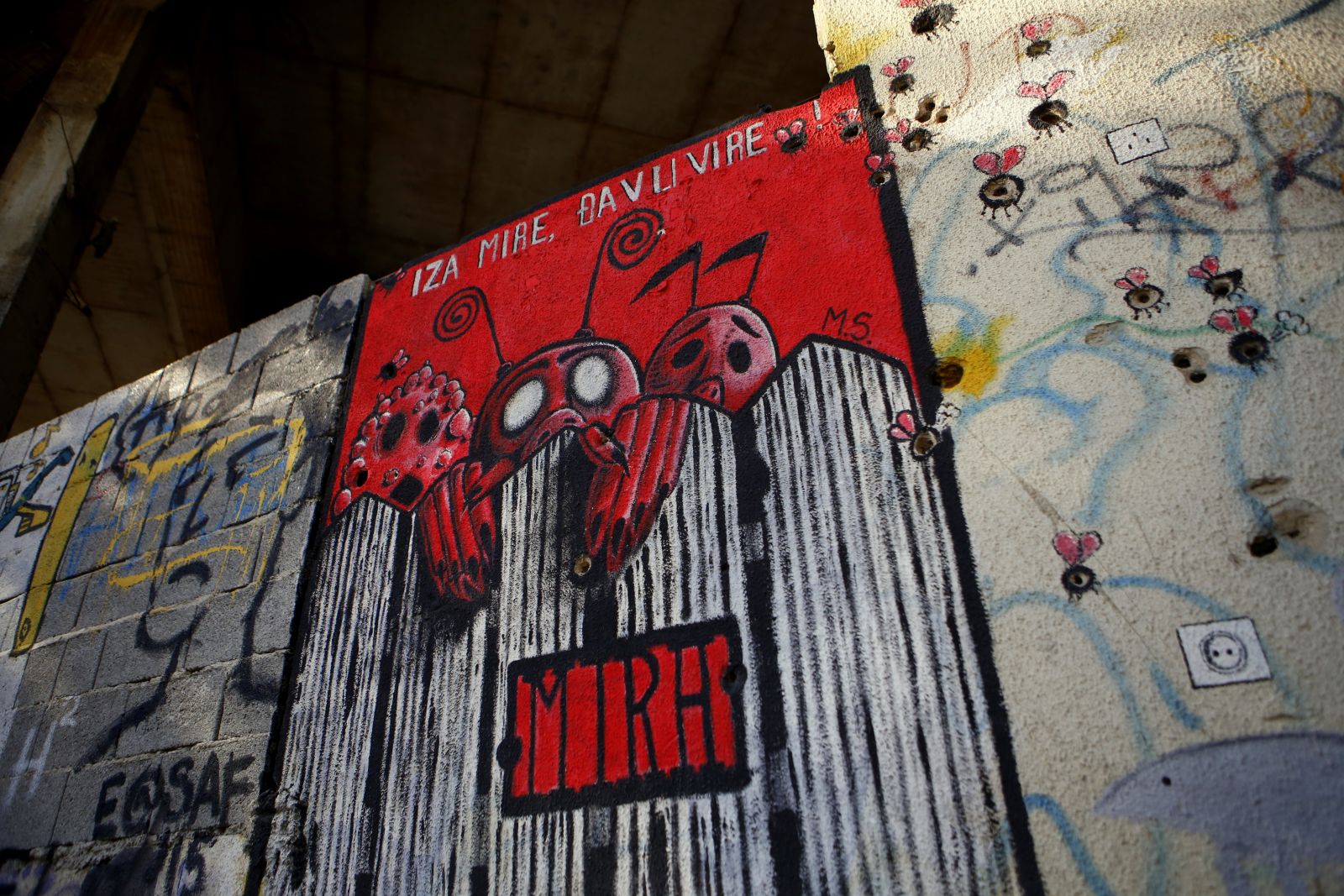 Mostar'da savaşın izleri sanatla kapatılmaya çalışılıyor