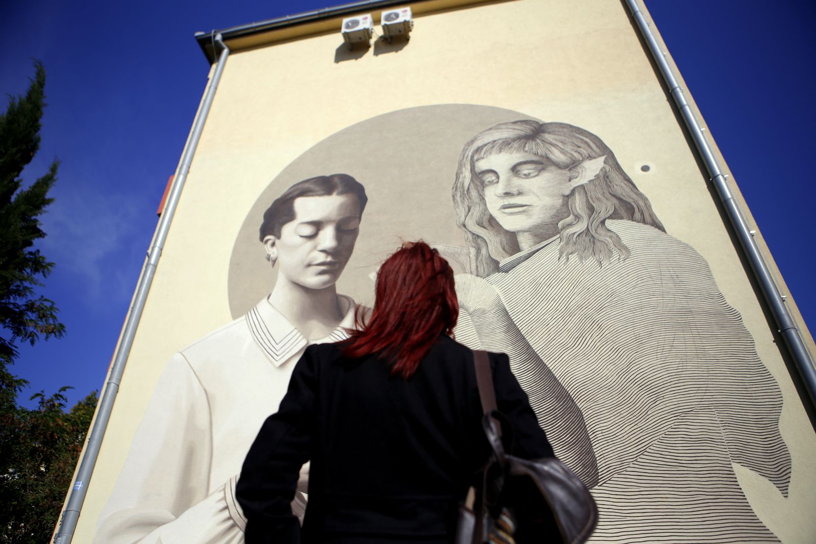 Mostar'da savaşın izleri sanatla kapatılmaya çalışılıyor