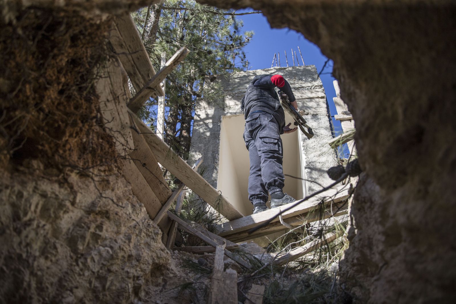 PYD/PKK'nın yerin 4 metre altındaki tünel ağı bulundu